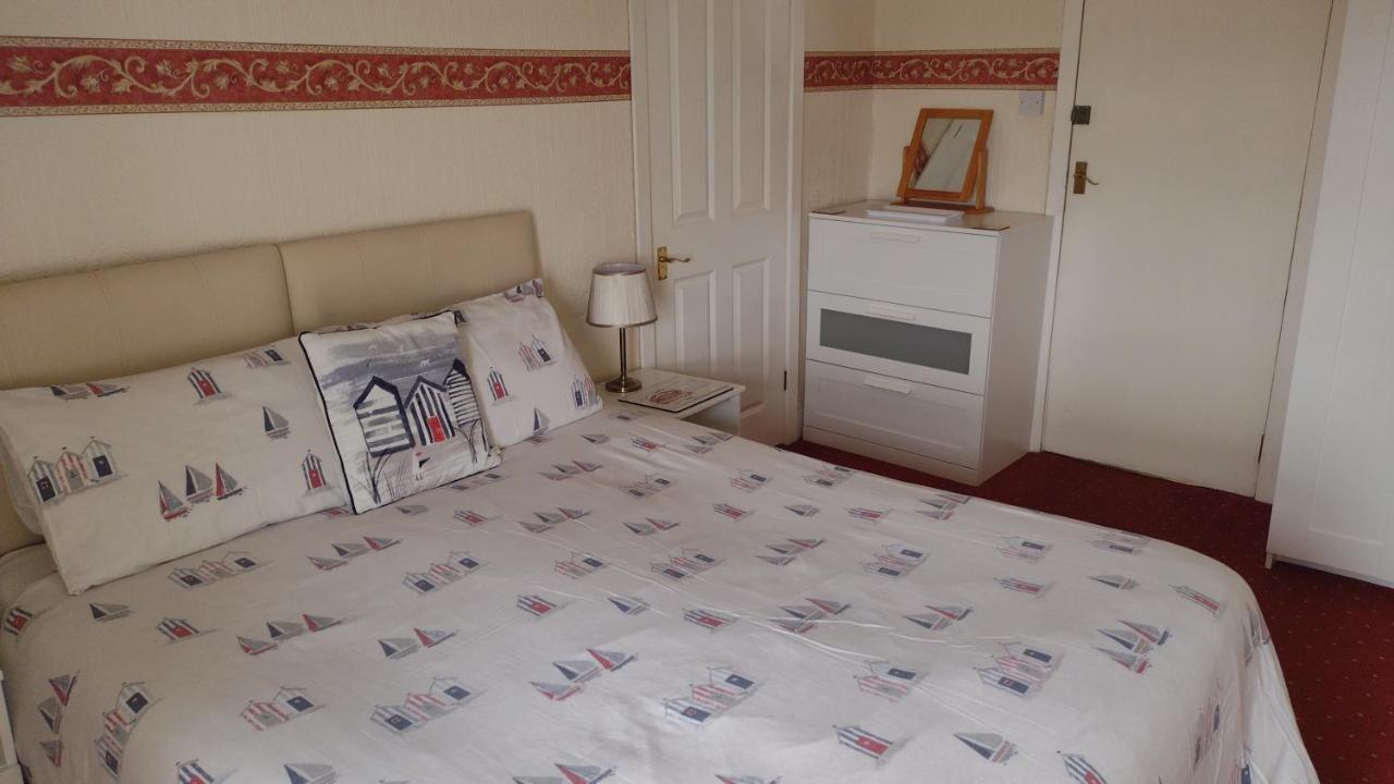 The Kathrene Second Floor Sea View Apartment ฟลีตวูด ภายนอก รูปภาพ